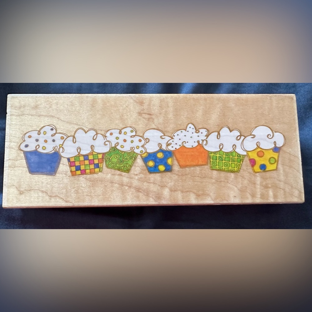 Retired Stamps Happen Tara Reed Designs Row of Cupcakes Wood Mounted Rubber Stam